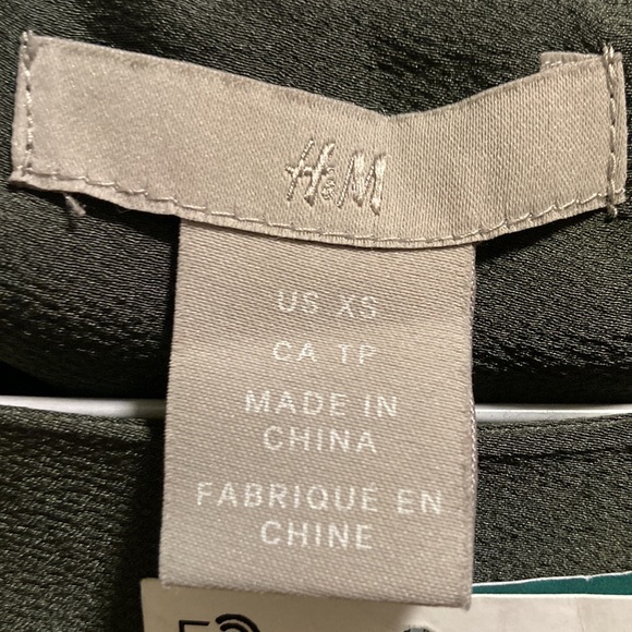 H&M Conscious Green Pleated Dress - Size Small - Picture 7 of 7